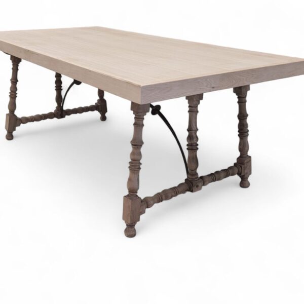 Mesa Antigua
